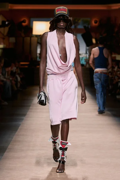 Look 13